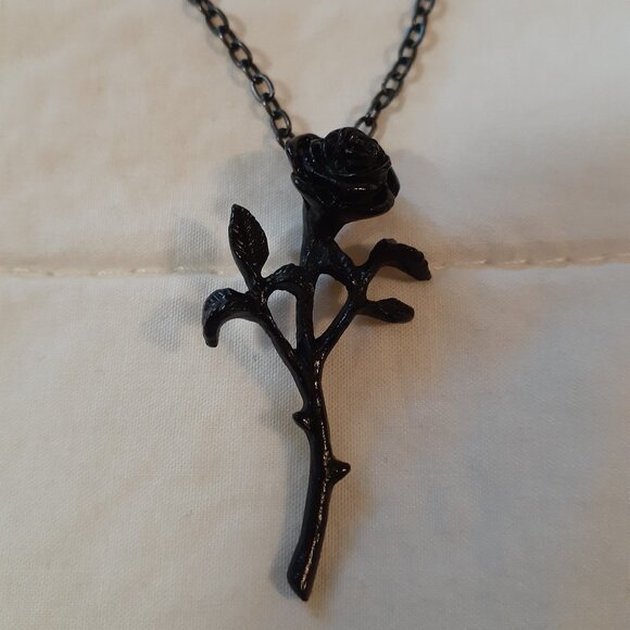 Alchemy England Black Rose Necklace - Picture 1 of 4